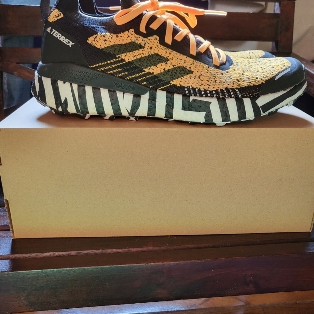 Adidas - Picture 3 of 8